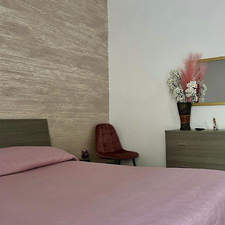 La Finestrella Apartment Giardina Gallotti Bagian luar foto