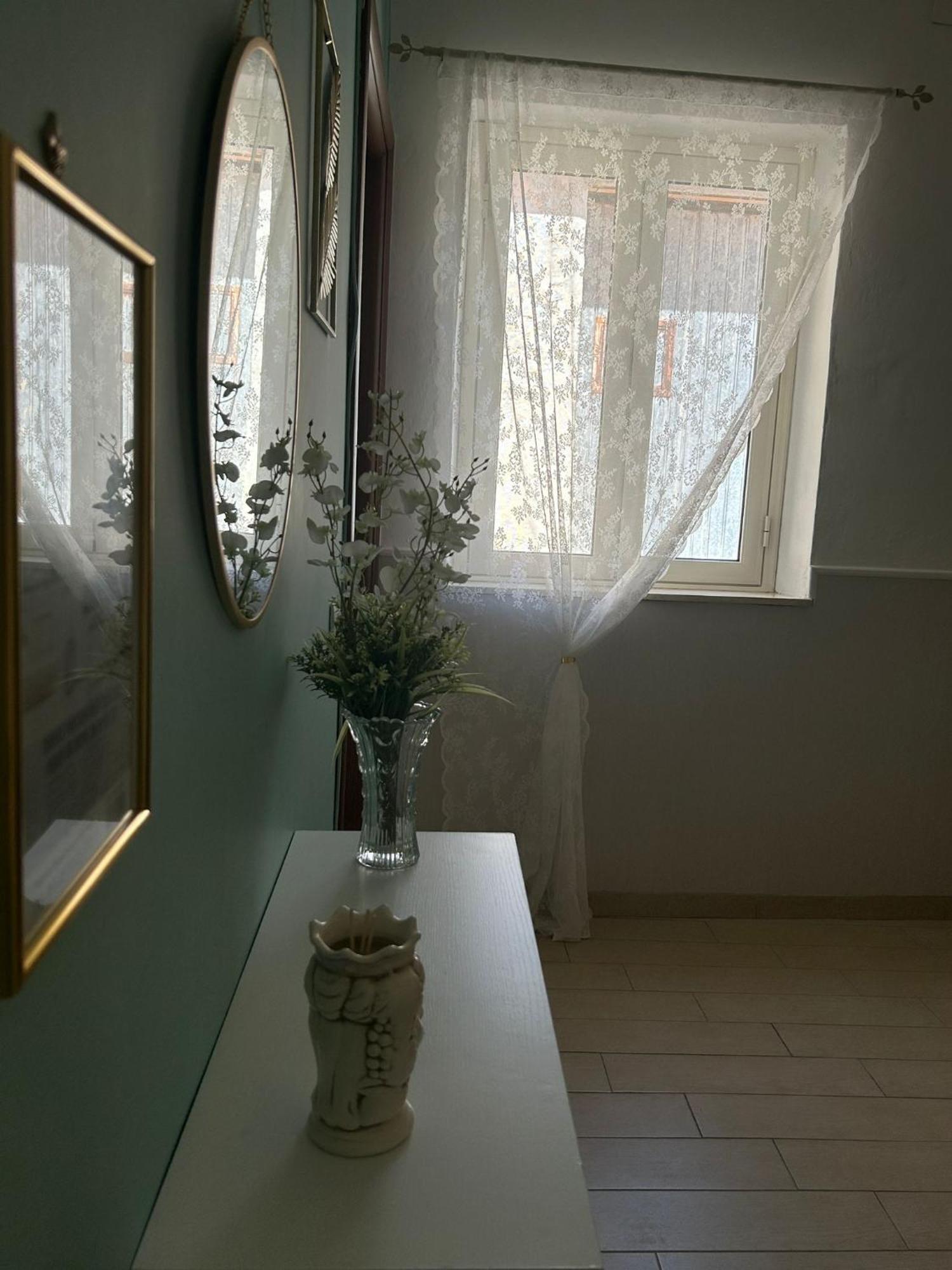 La Finestrella Apartment Giardina Gallotti Ruang foto