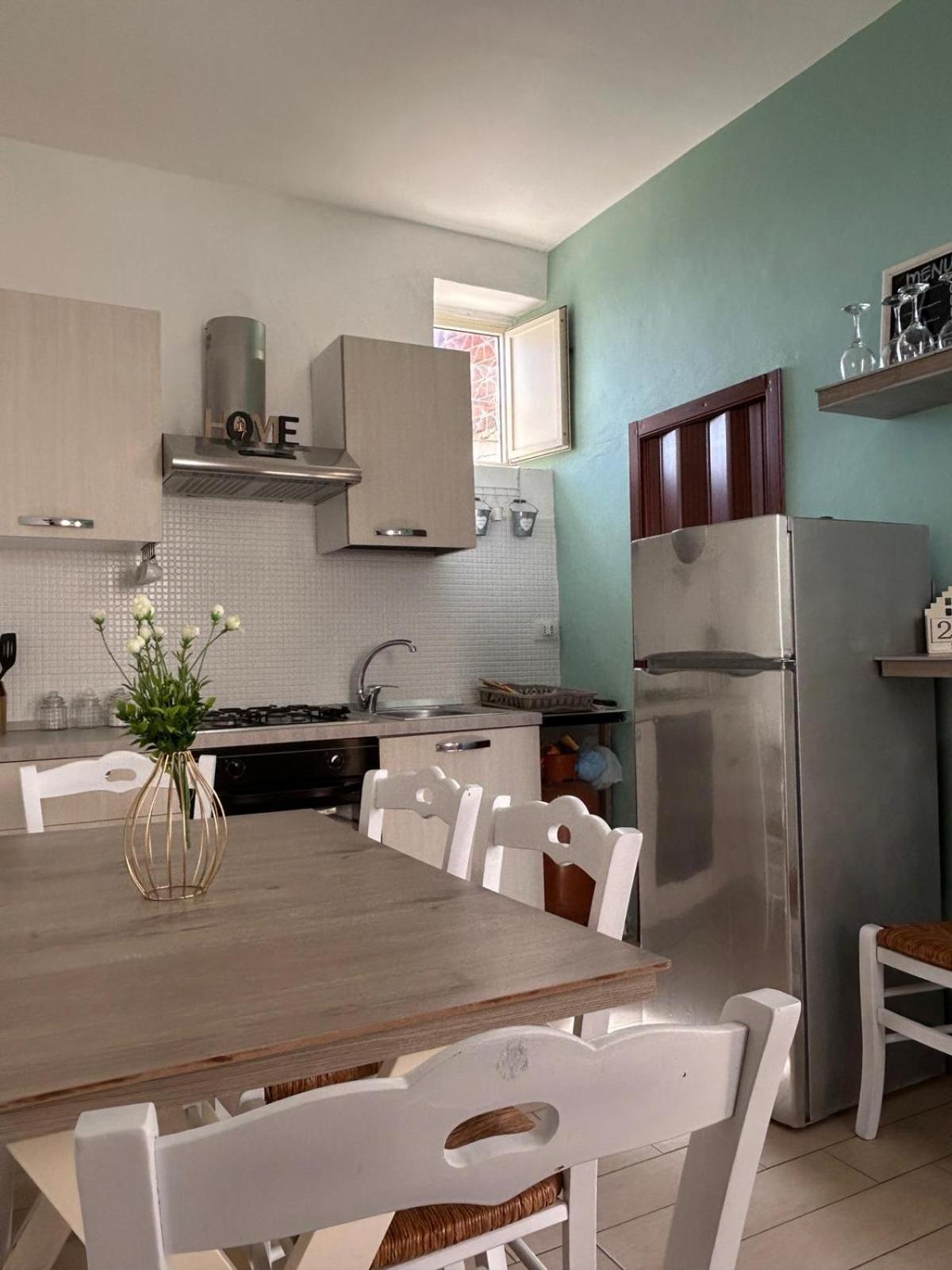 La Finestrella Apartment Giardina Gallotti Bagian luar foto