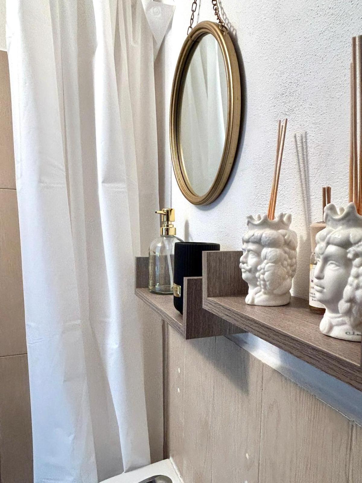 La Finestrella Apartment Giardina Gallotti Bagian luar foto