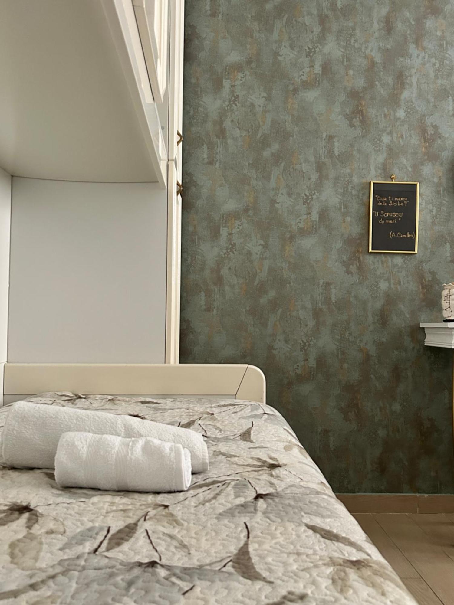 La Finestrella Apartment Giardina Gallotti Bagian luar foto