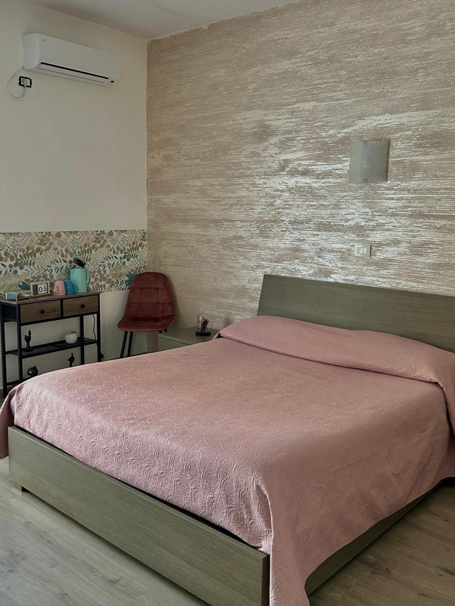 La Finestrella Apartment Giardina Gallotti Bagian luar foto