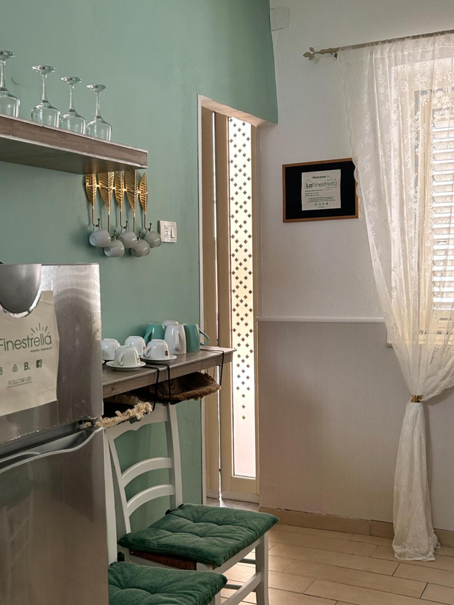 La Finestrella Apartment Giardina Gallotti Bagian luar foto