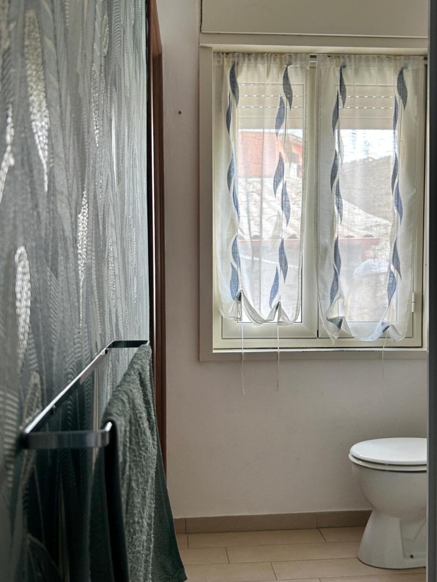 La Finestrella Apartment Giardina Gallotti Bagian luar foto